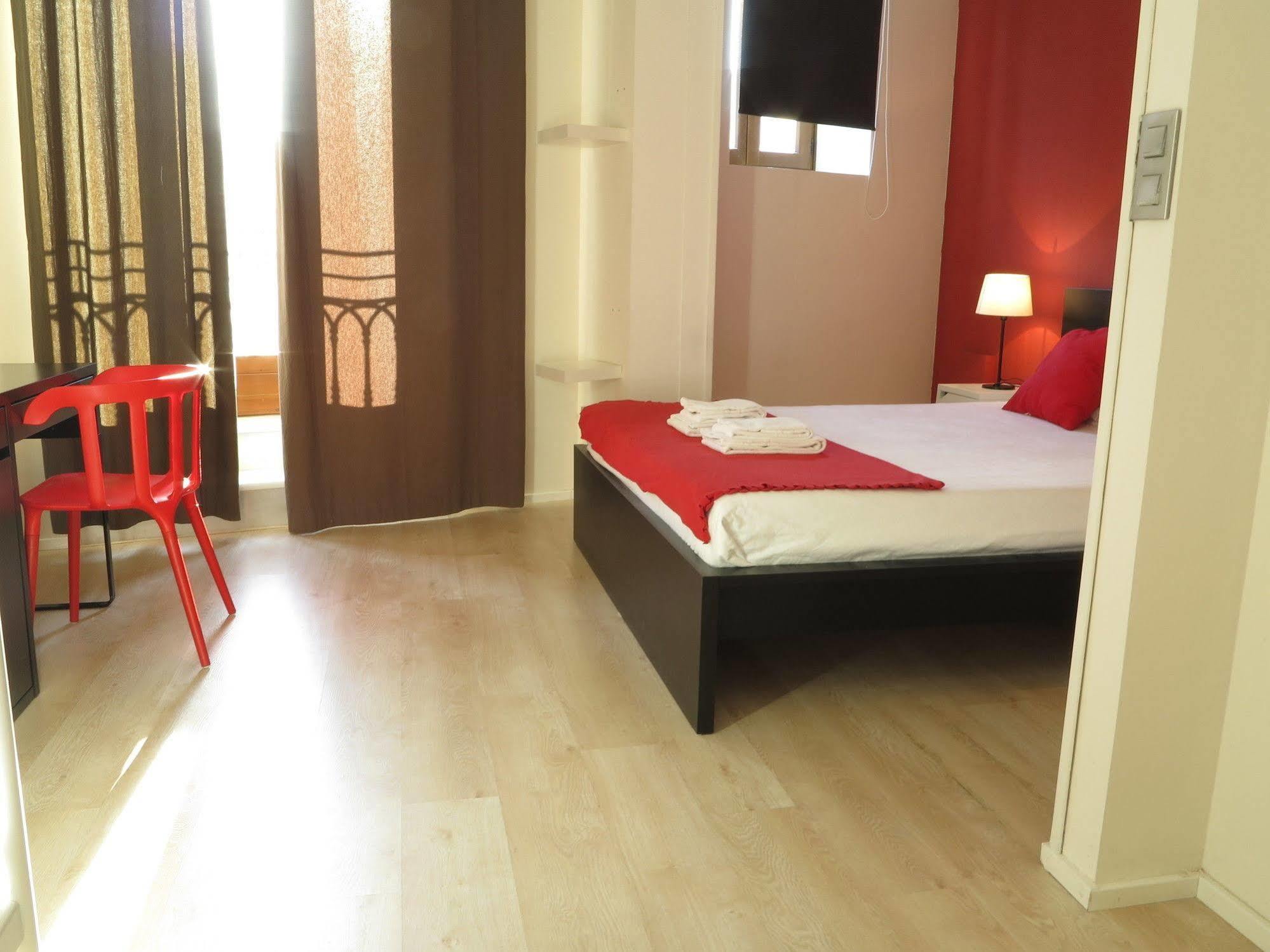 Hulot B&B Valencia Exterior photo