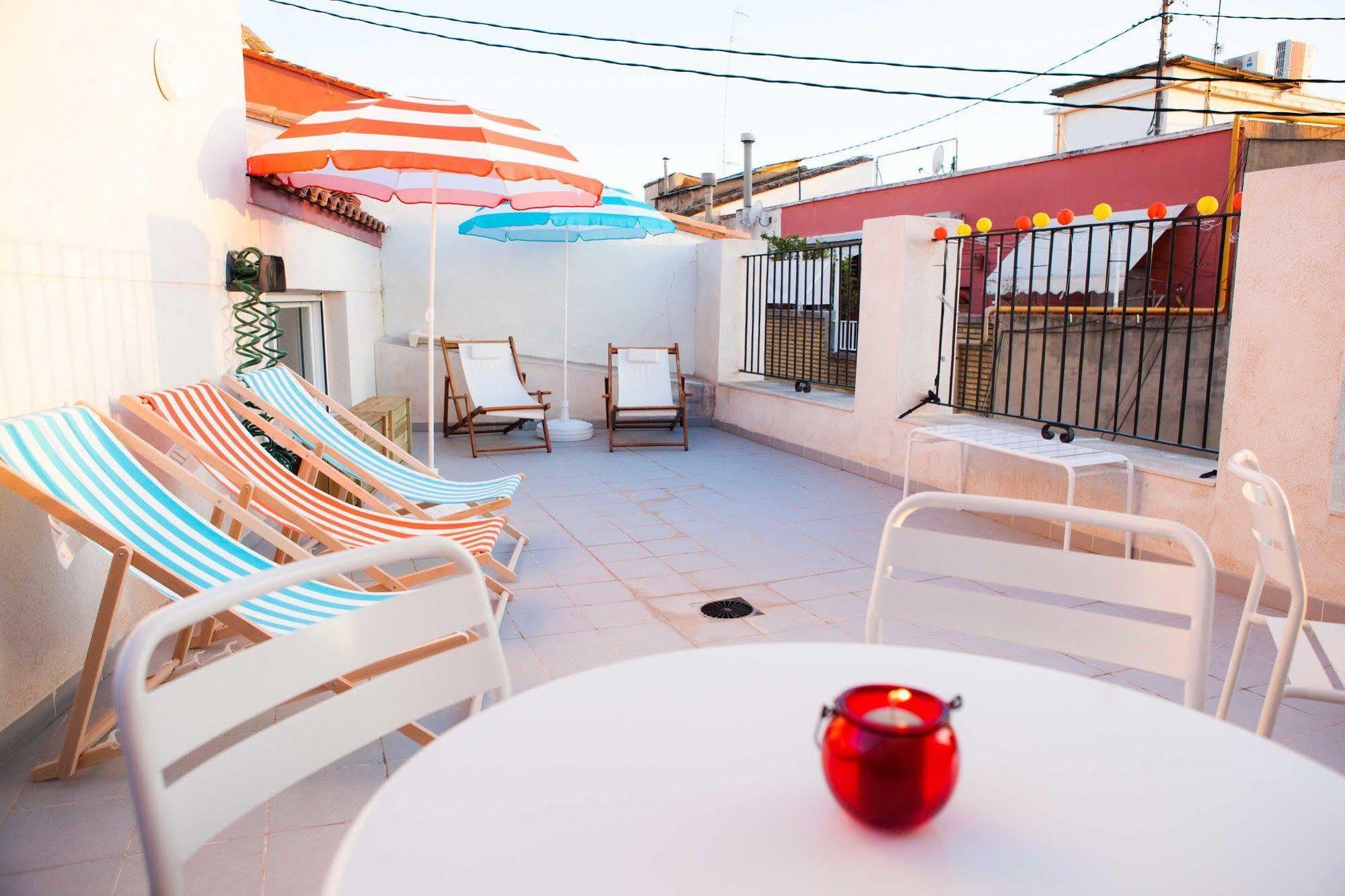 Hulot B&B Valencia Facilities photo