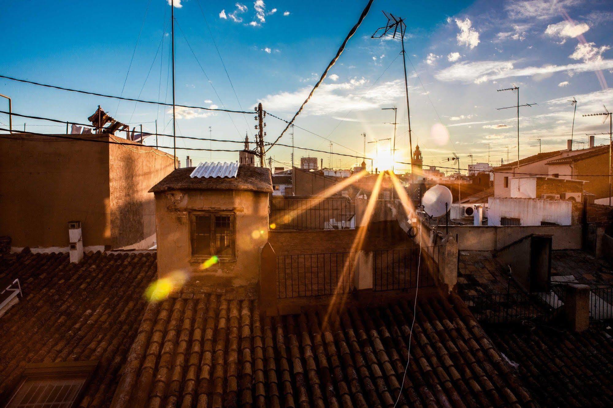 Hulot B&B Valencia Exterior photo