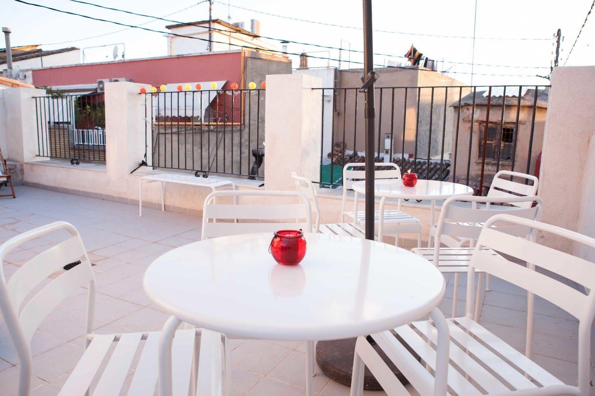 Hulot B&B Valencia Facilities photo