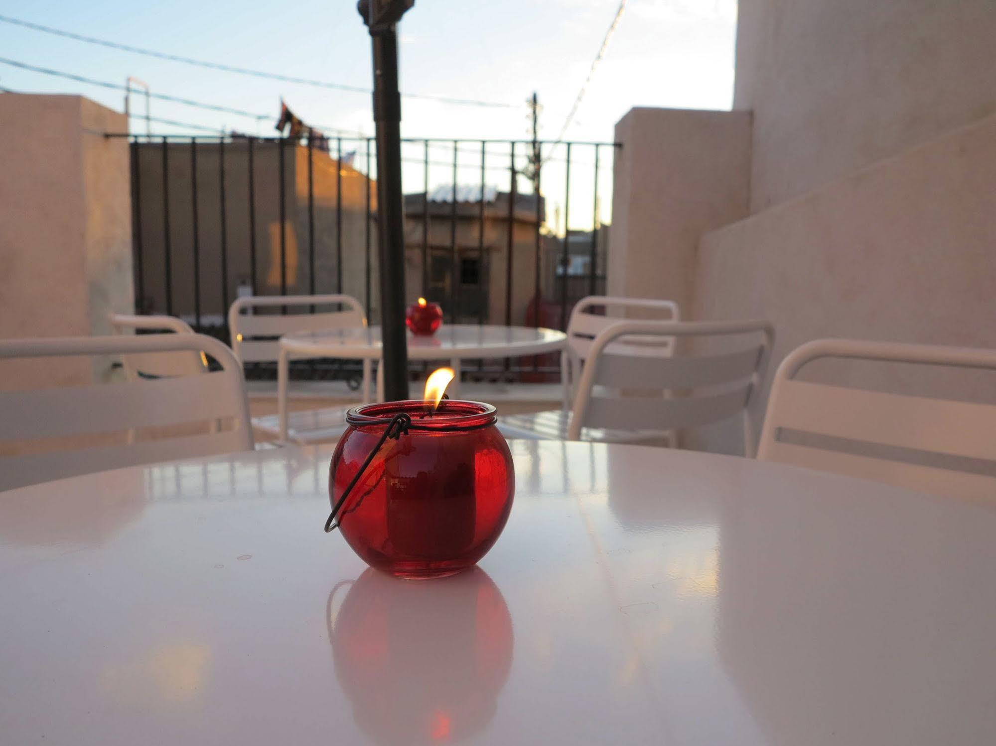 Hulot B&B Valencia Exterior photo